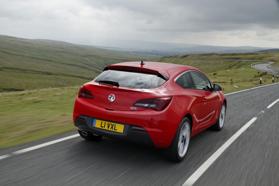  Vauxhall Astra GTC 2012 года  (фото 25 из 62)